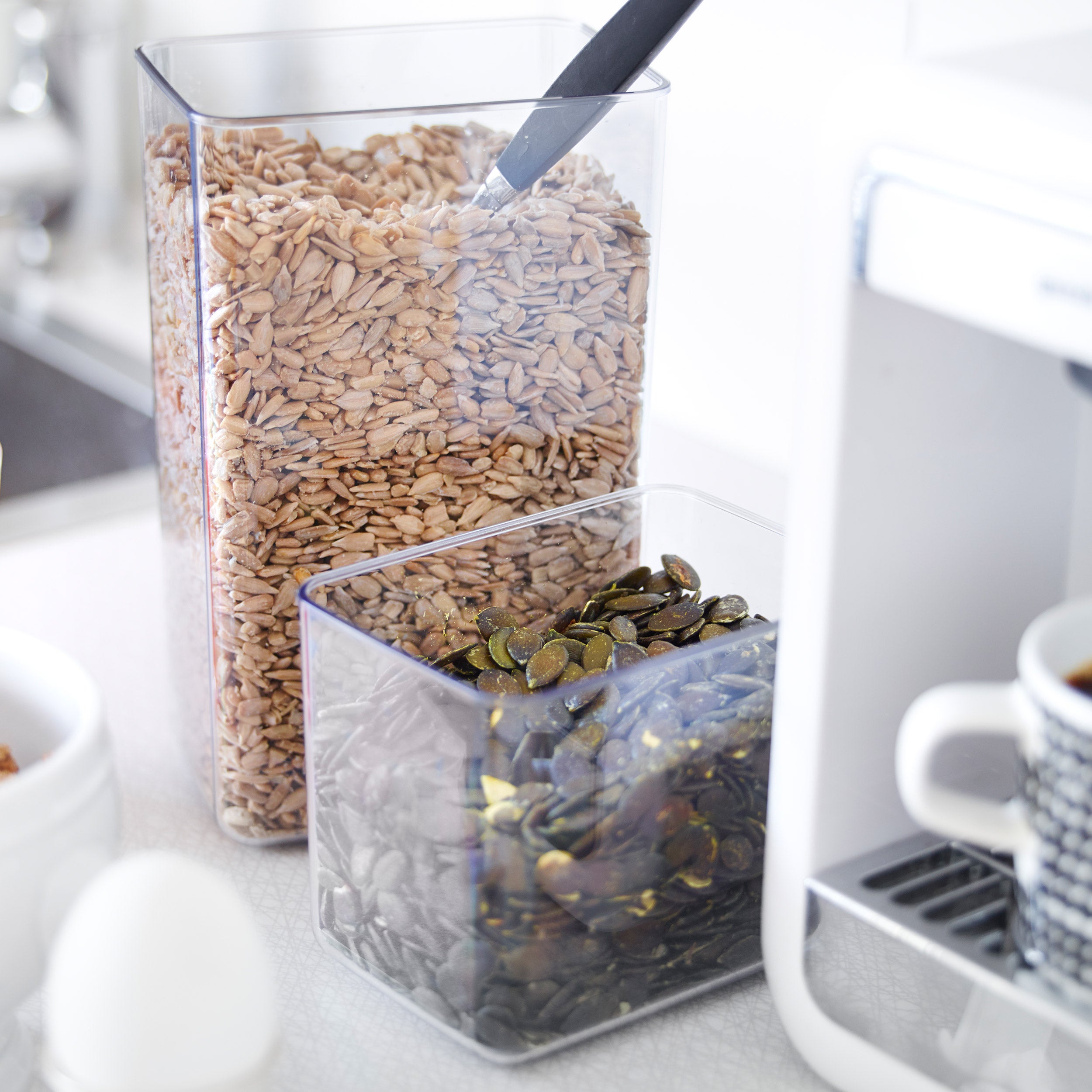 Airtight Dry Food Storage Container 0.8 Litre - Image 4